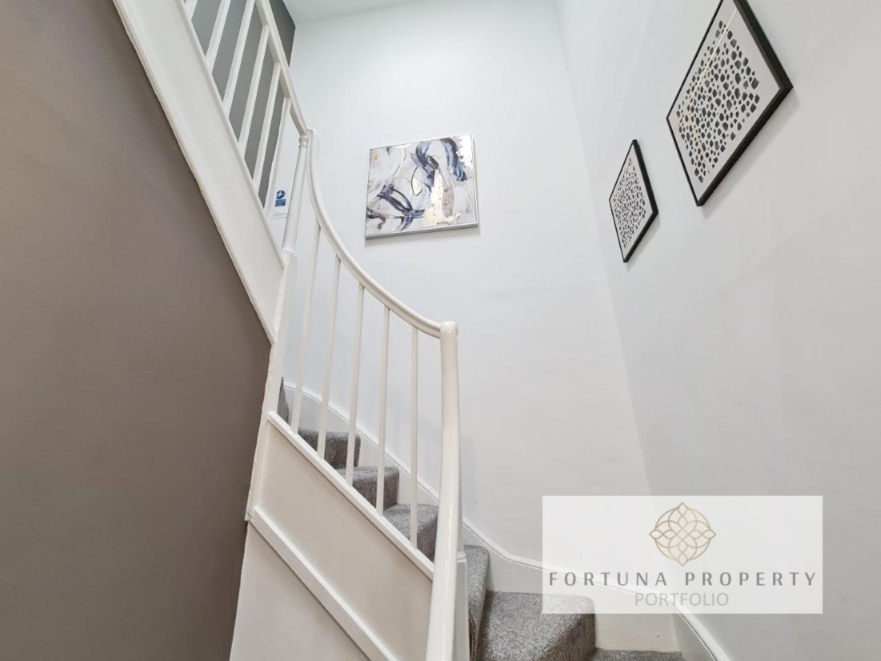 Margaret'S Loft By Fortuna Property Cheltenham Exterior foto