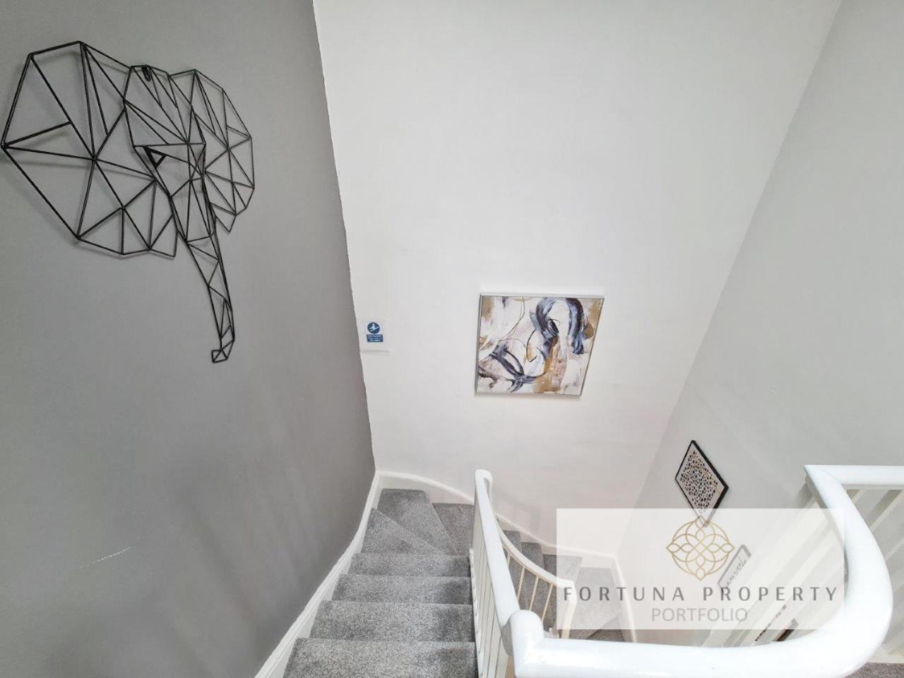 Margaret'S Loft By Fortuna Property Cheltenham Exterior foto